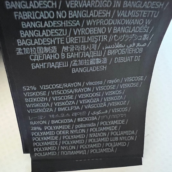 NWT GUESS Men's Ron Turtleneck Knit Sweater Size XL Black Blue Marbled MSRP $98 - Picture 12 of 14